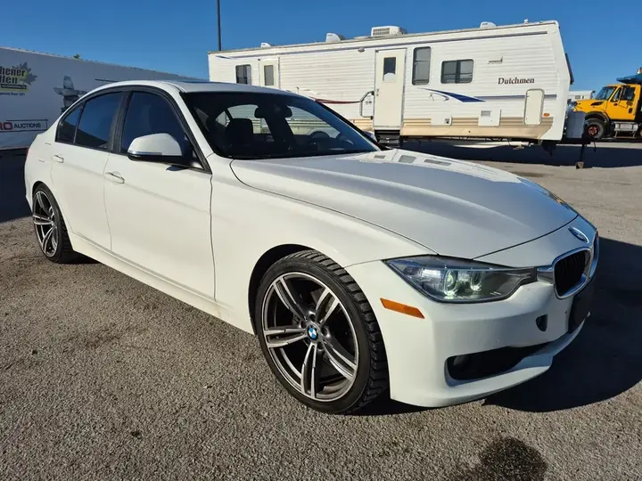 BMW 3 Series 2012 photo 3