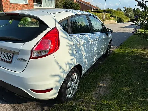 Ford Fiesta 2014 photo 3