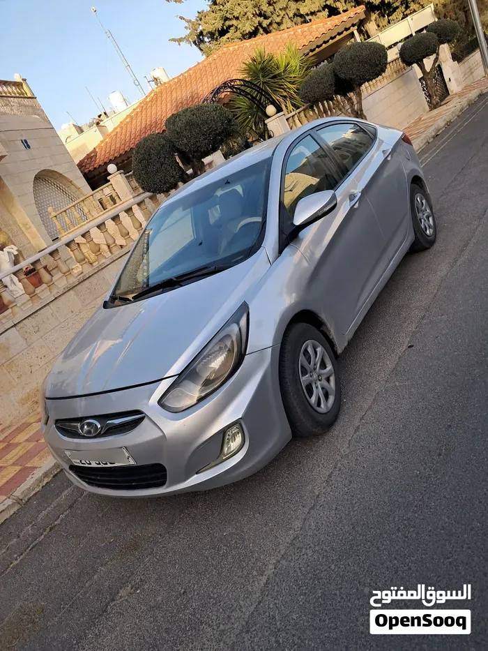 Hyundai Accent 2011 photo 4