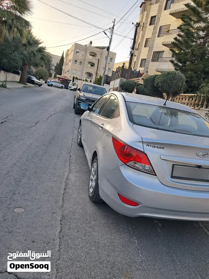 Hyundai Accent 2011 photo 2