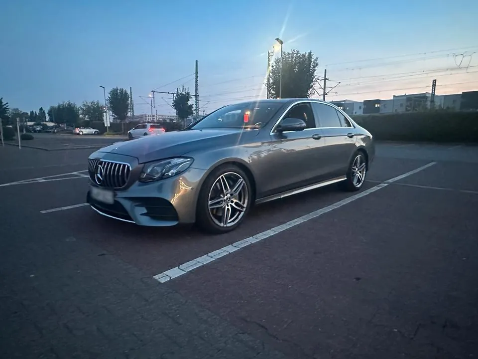 Mercedes-Benz E220