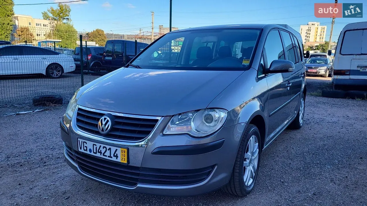Volkswagen Touran 2007 photo 2