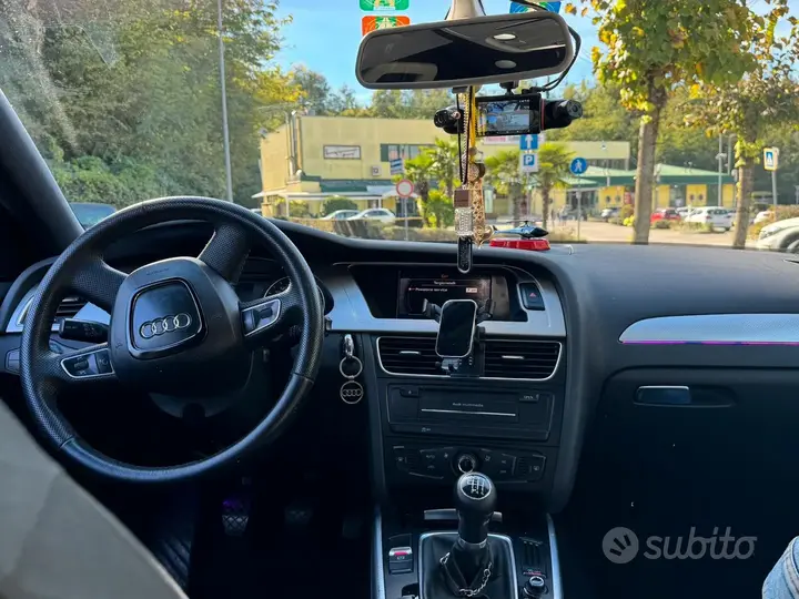 Audi A4 2010 photo 5