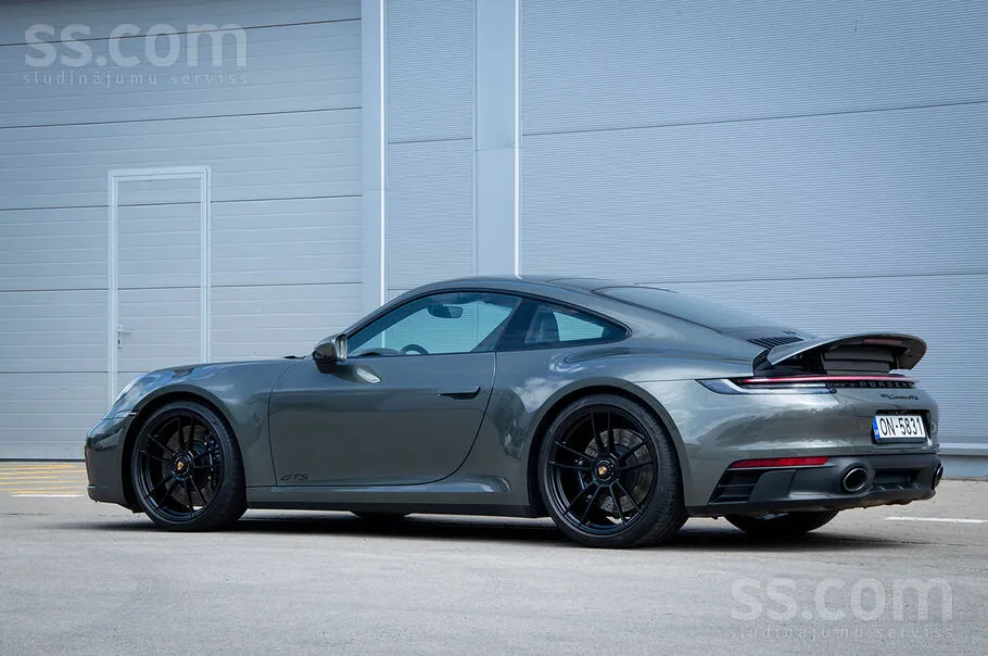 Porsche 911 2022 photo 3