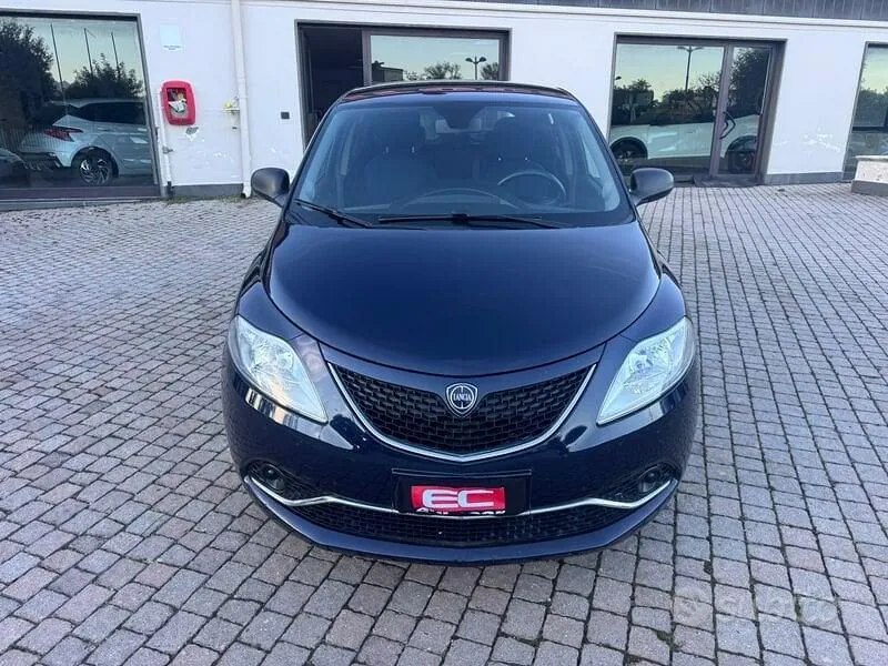 Lancia Ypsilon 2016 photo 2