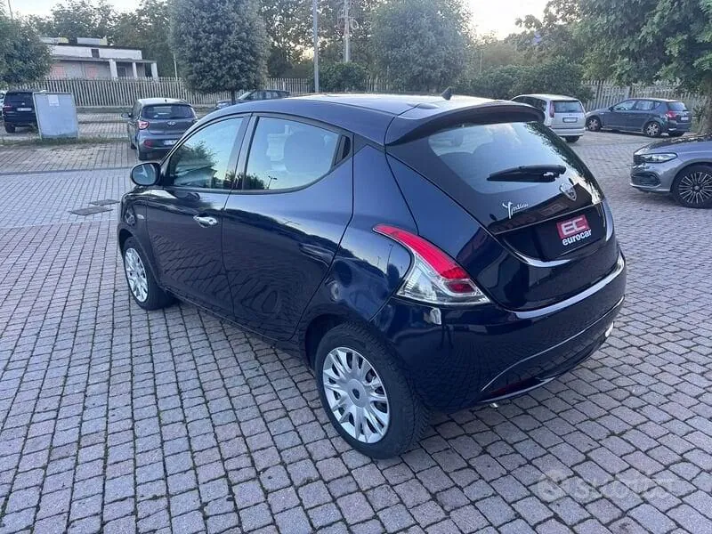 Lancia Ypsilon
