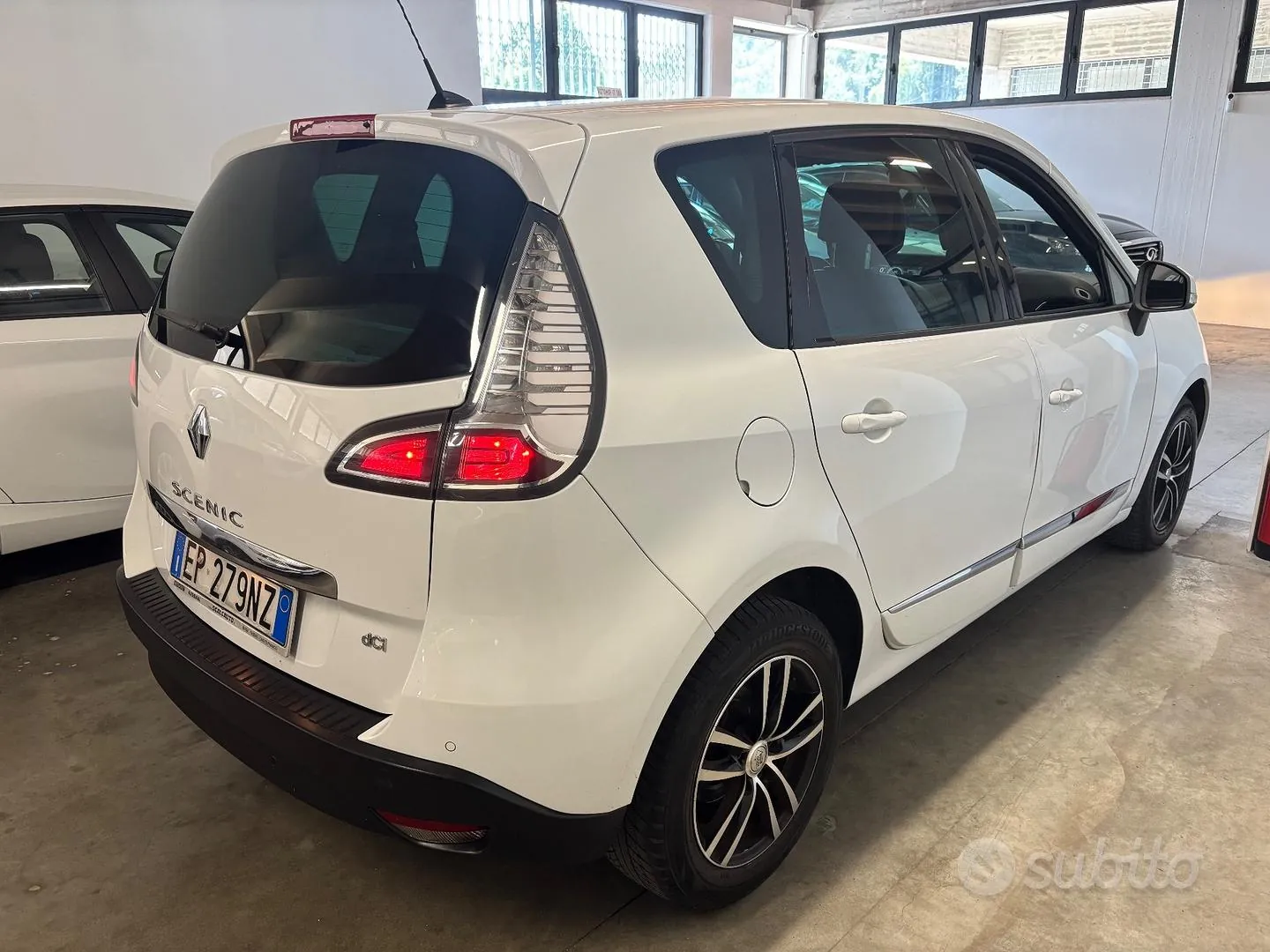 Renault Scenic 2013 photo 4