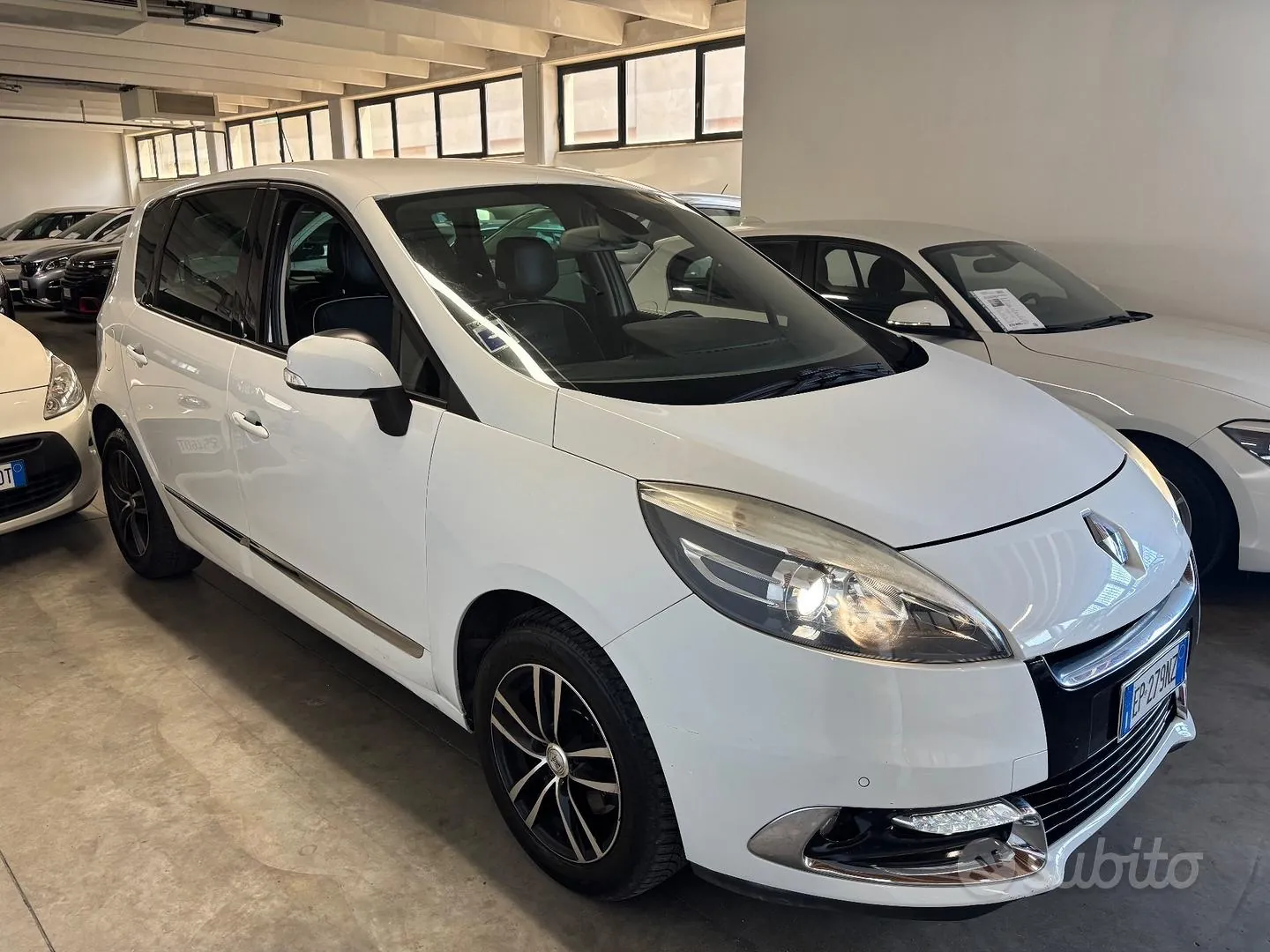 Renault Scenic 2013 photo 3