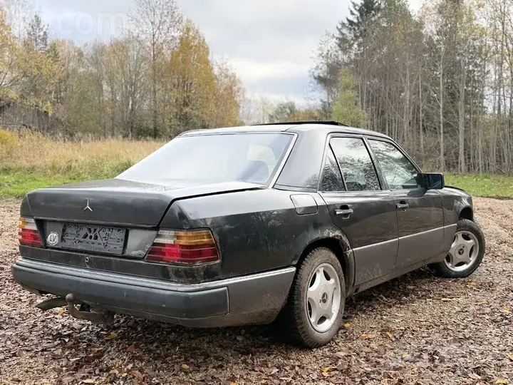 Mercedes-Benz 200 1988 photo 4