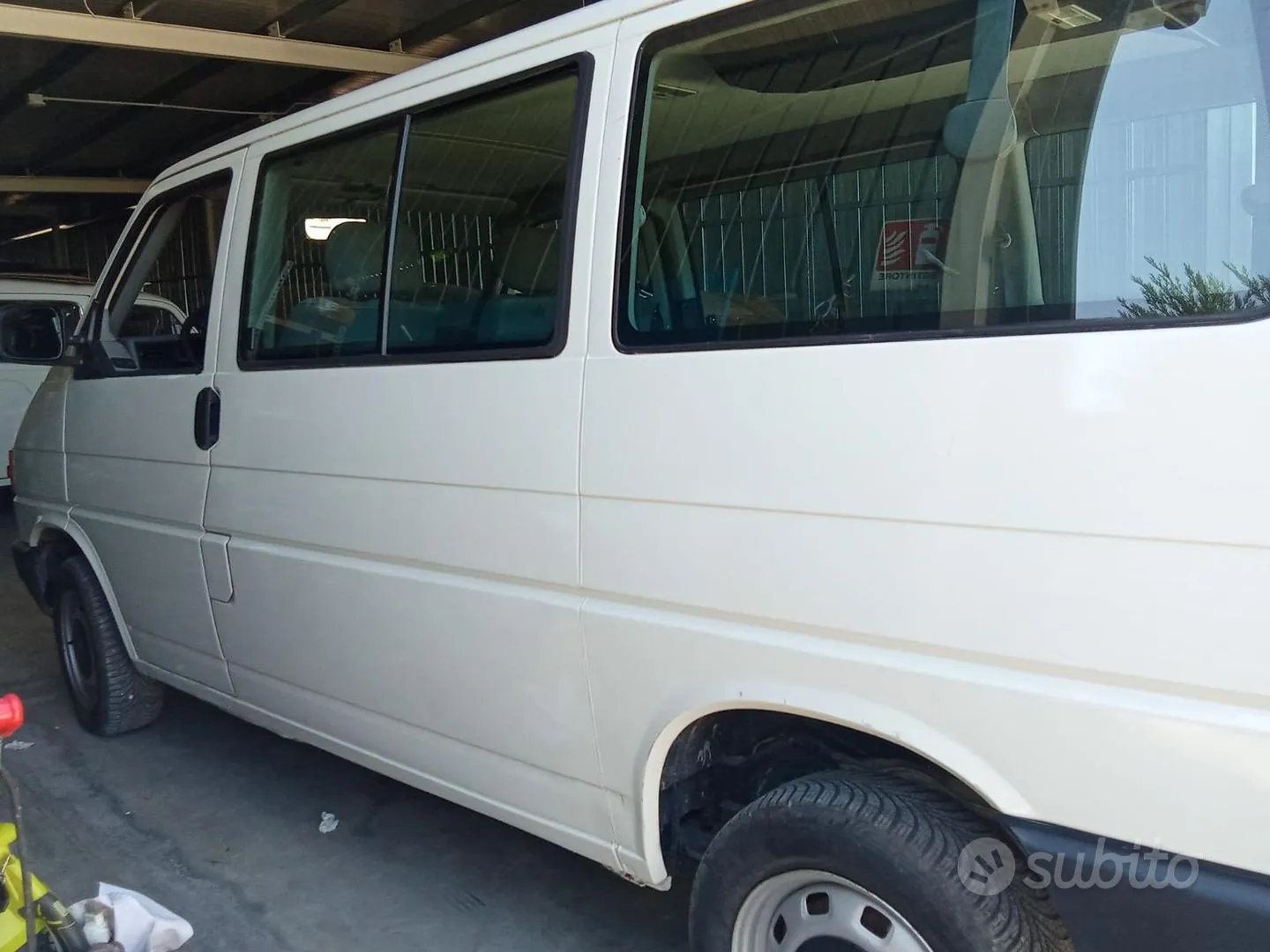 Volkswagen T4 Caravelle 1993 photo 5