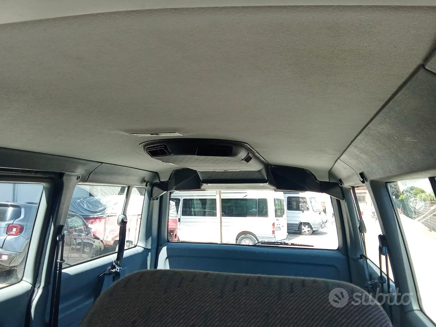 Volkswagen T4 Caravelle 1993 photo 3