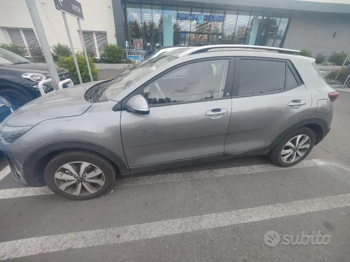 Kia Stonic 2025 photo 2