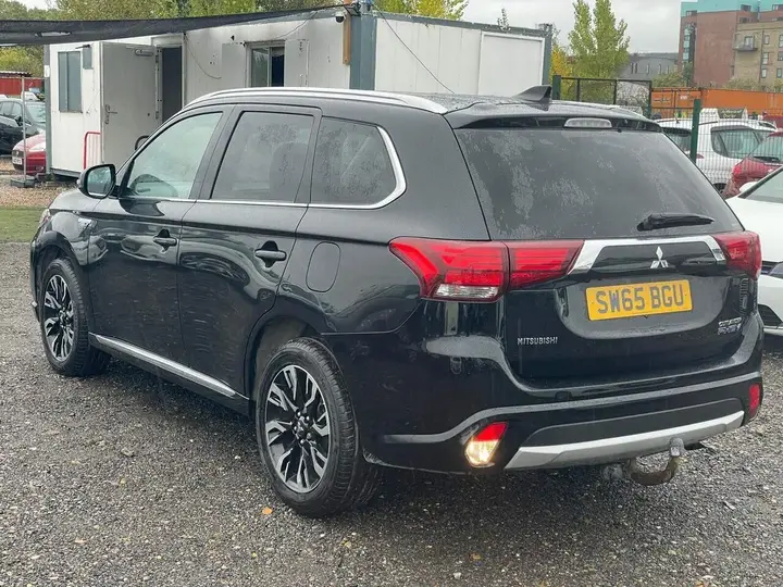 Mitsubishi Outlander 2015 photo 4