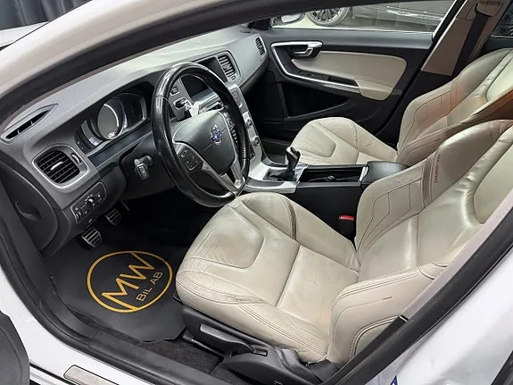 Volvo V60 2015 photo 5