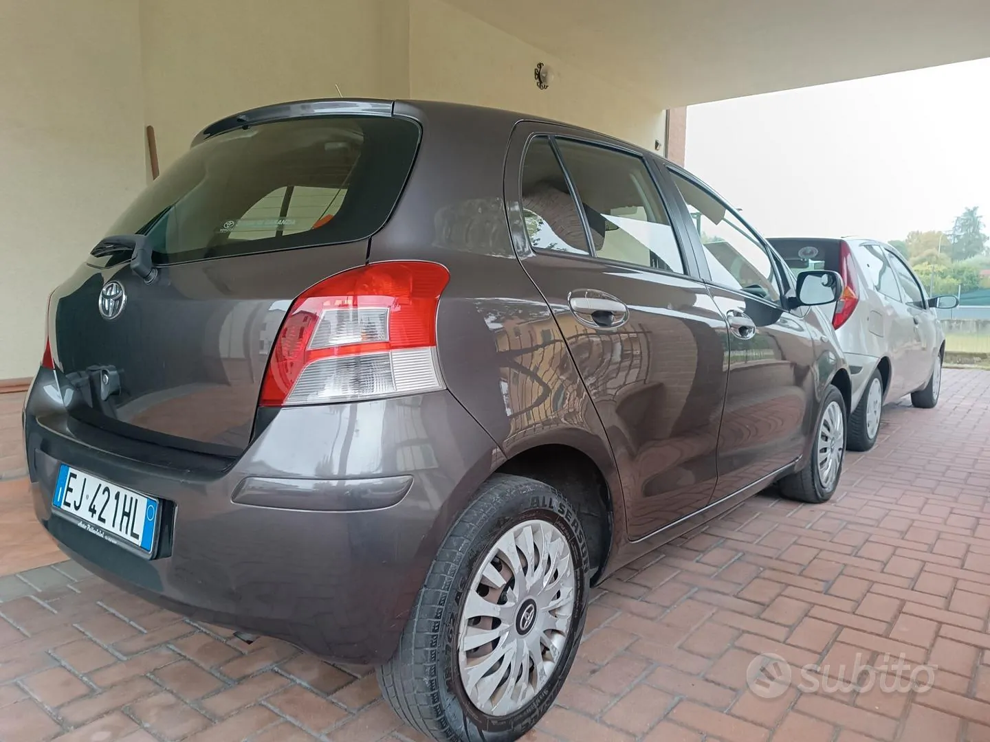 Toyota Yaris 2011 photo 3