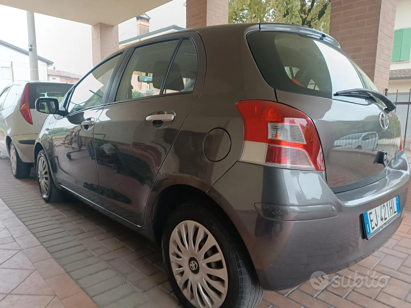 Toyota Yaris 2011 photo 5