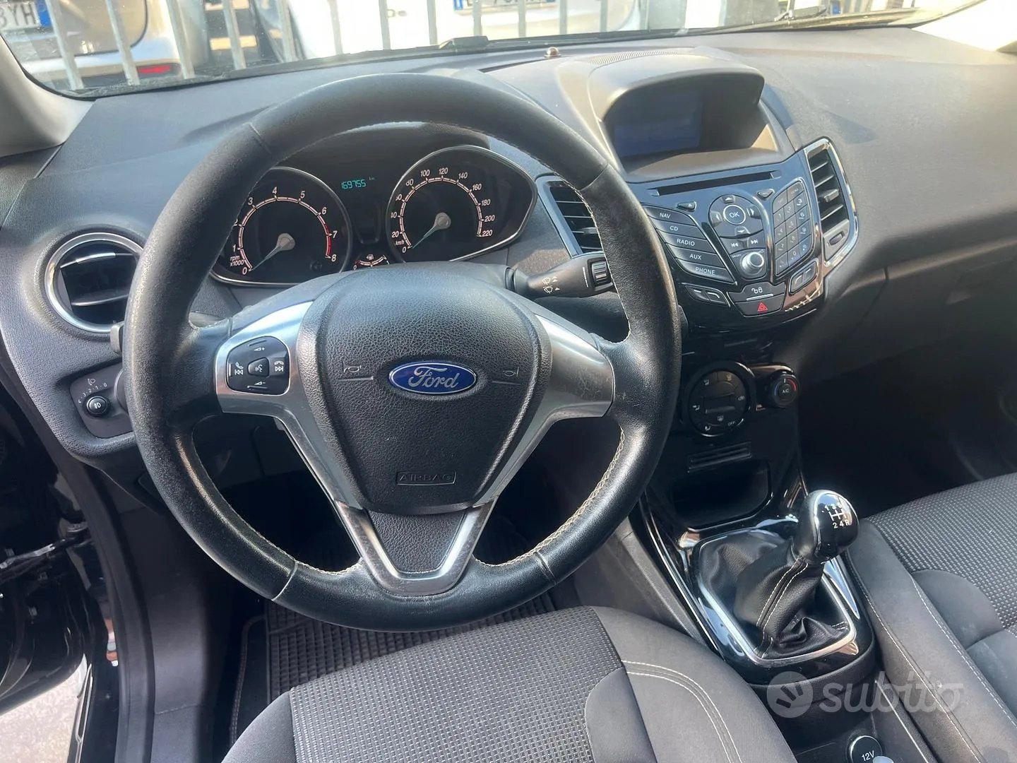 Ford Fiesta 2017 photo 2