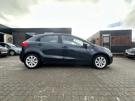 Kia Rio 2013 photo 4