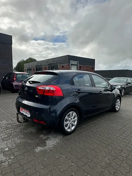 Kia Rio 2013 photo 5