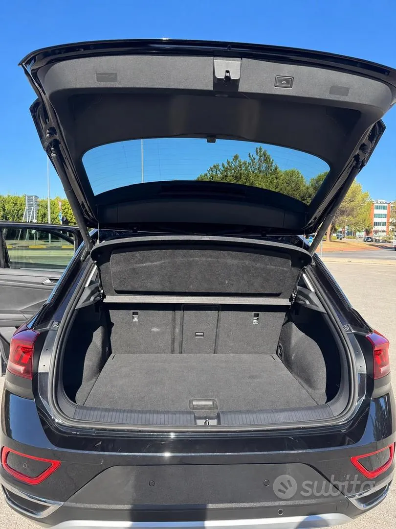 Volkswagen T-Roc 2022 photo 2