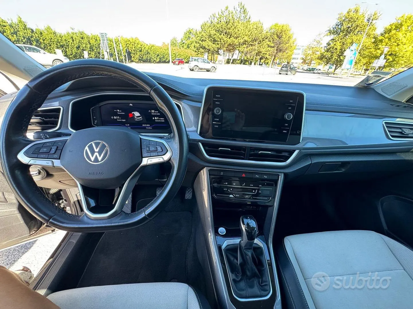 Volkswagen T-Roc 2022 photo 3