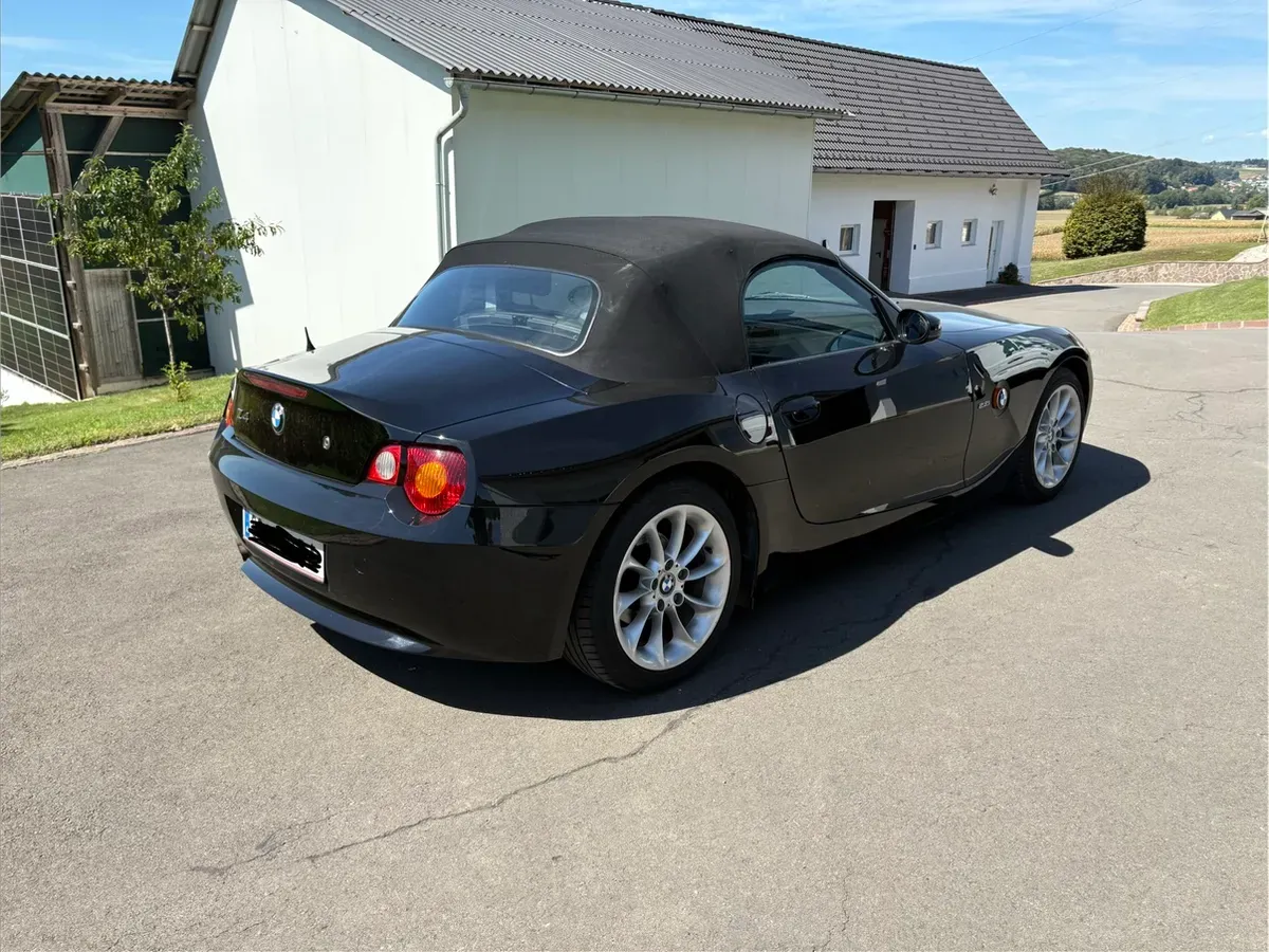 BMW Z4 2003 photo 2