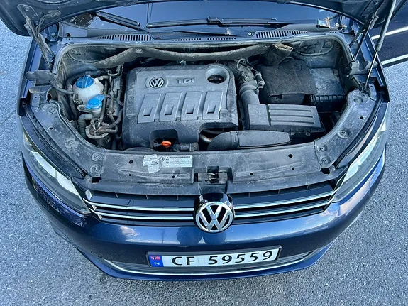 Volkswagen Touran 2011 photo 4