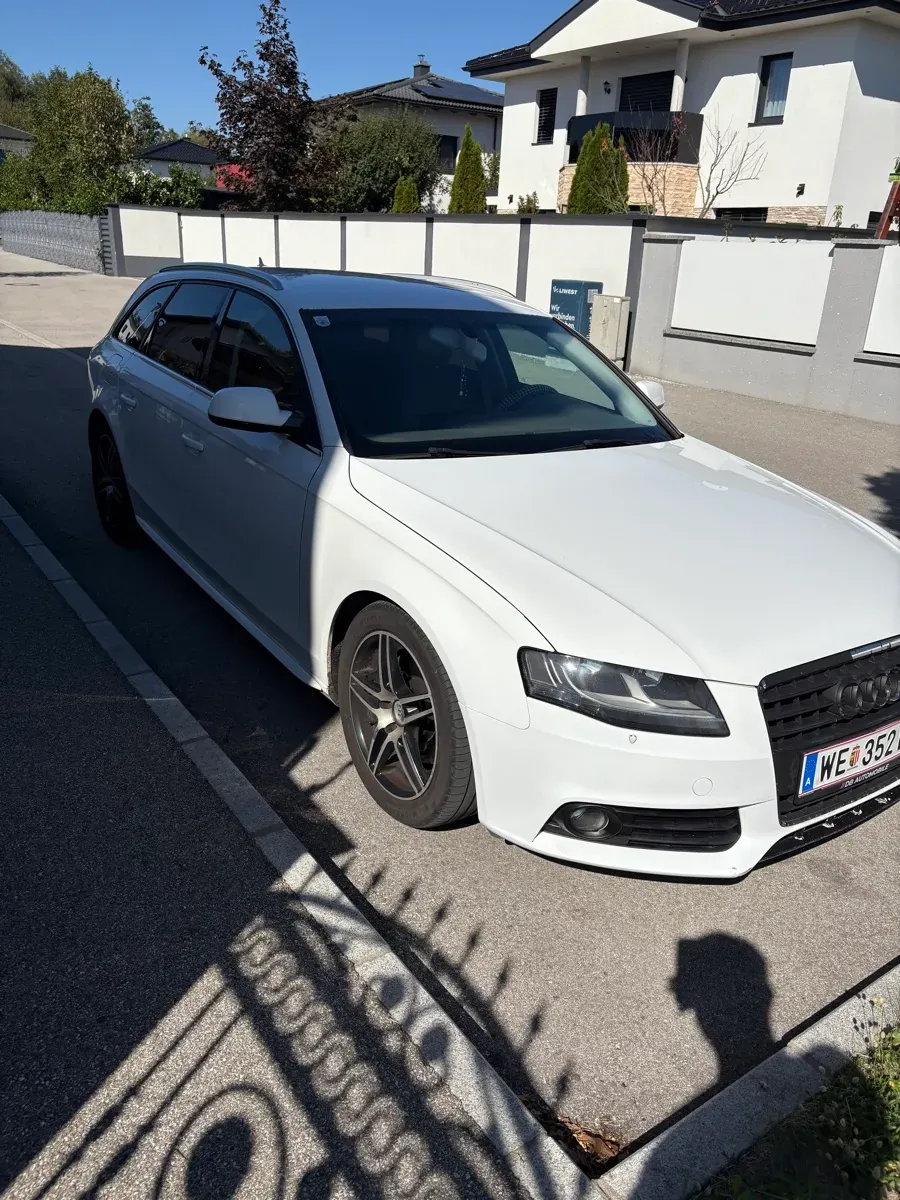 Audi A4 2009 photo 2