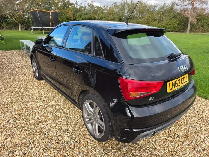 Audi A1 2012 photo 5