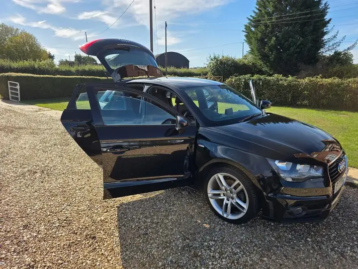 Audi A1 2012 photo 2