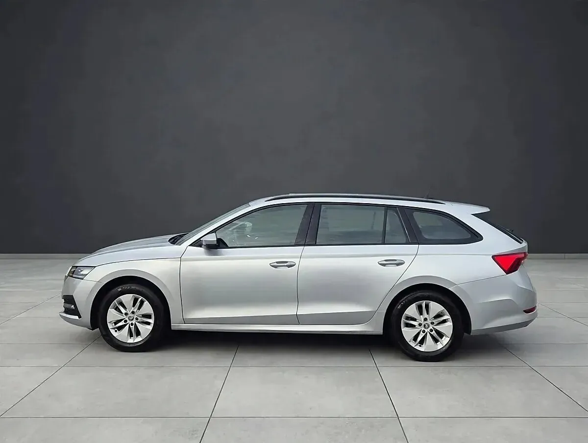 Skoda Octavia 2024 photo 2