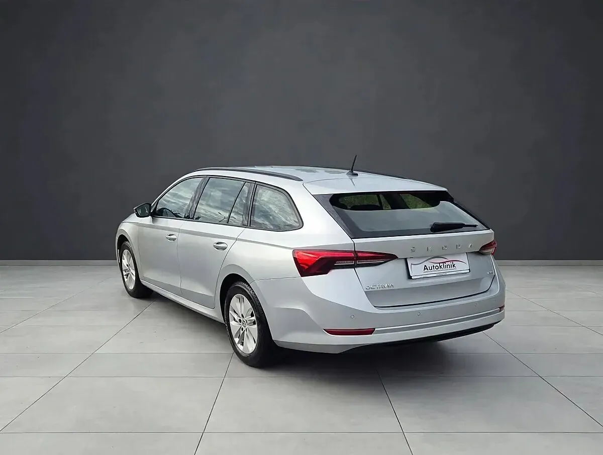 Skoda Octavia 2024 photo 3