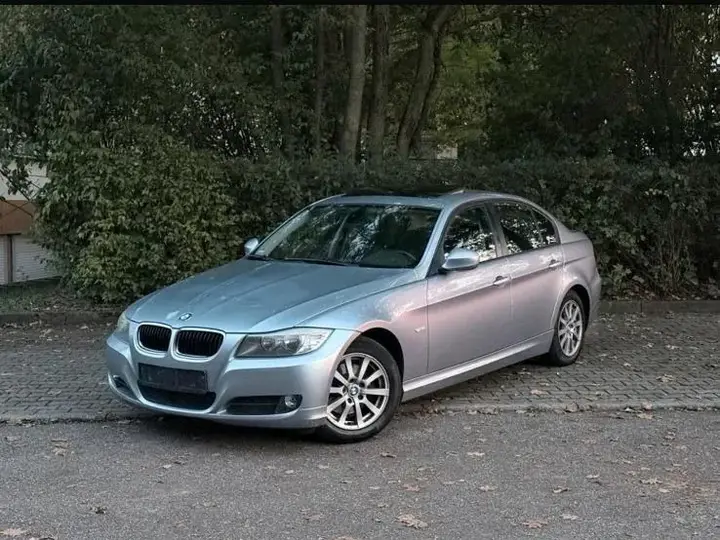 BMW 318I