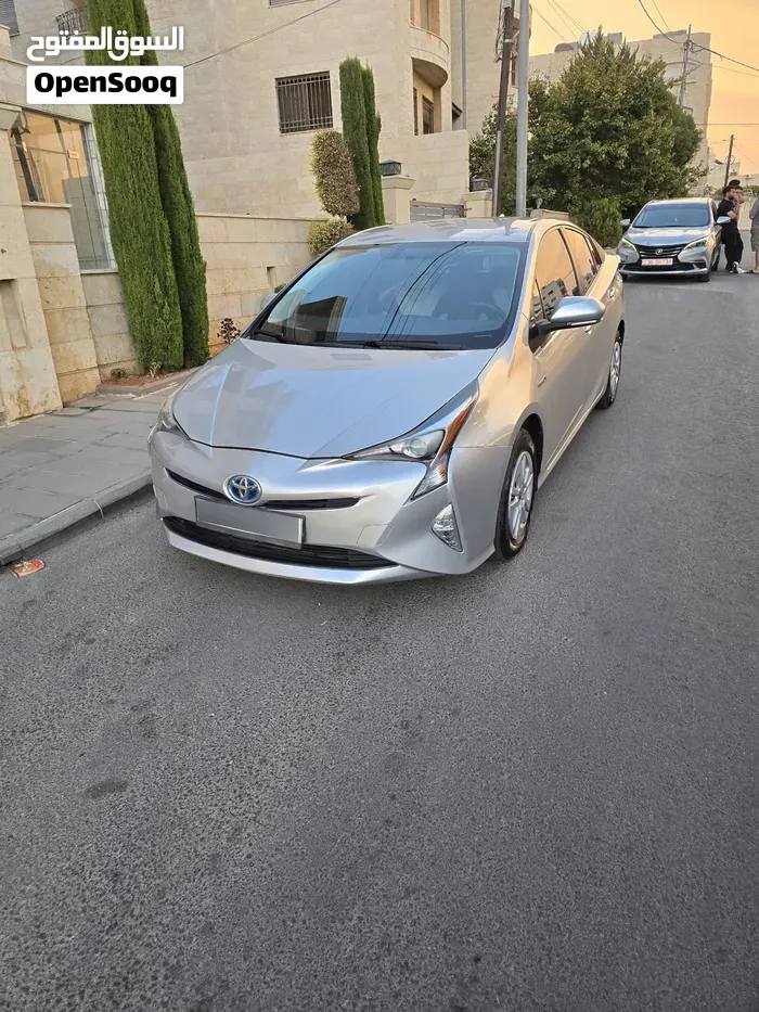 Toyota Prius 2017 photo 2