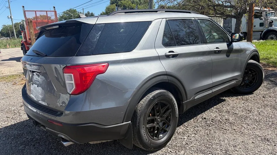 Ford Explorer 2022 photo 4