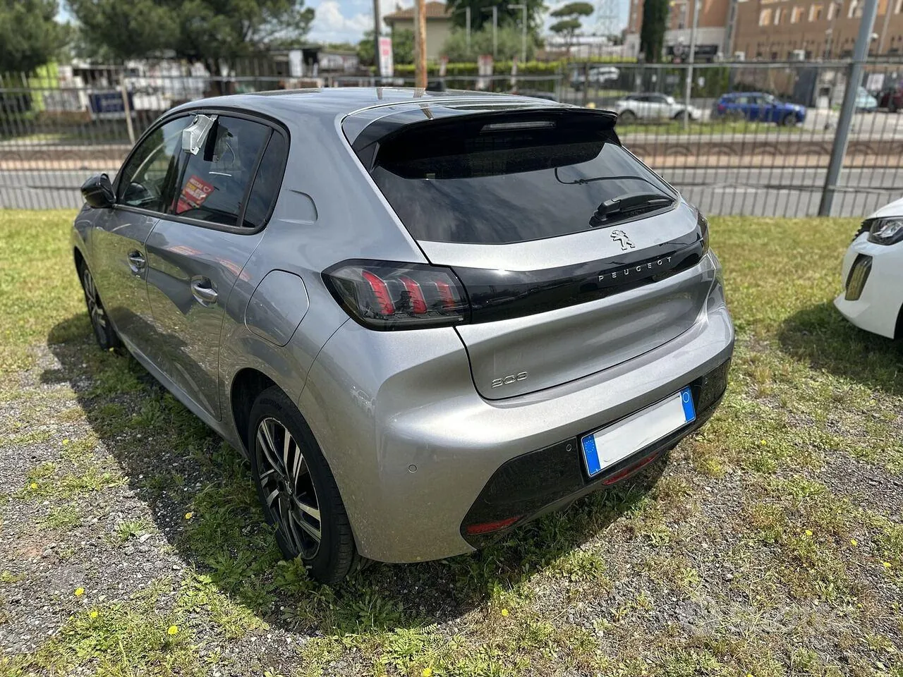 Peugeot 208 2024 photo 5