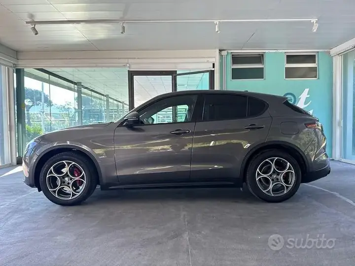 Alfa Romeo Stelvio 2023 photo 2