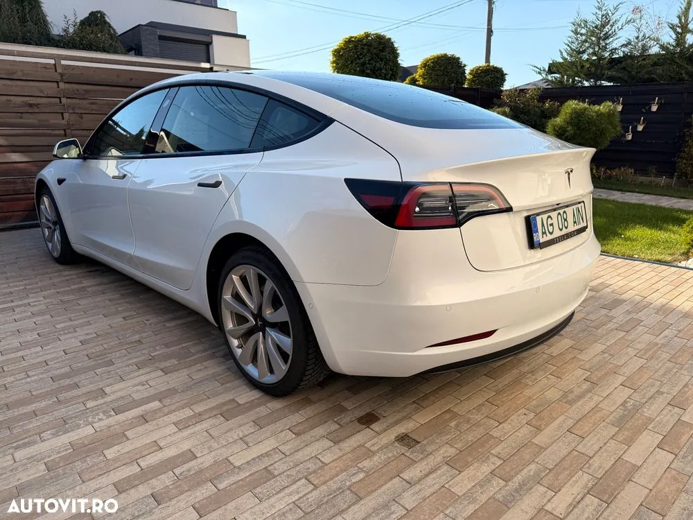 Tesla Model 3 2022 photo 4