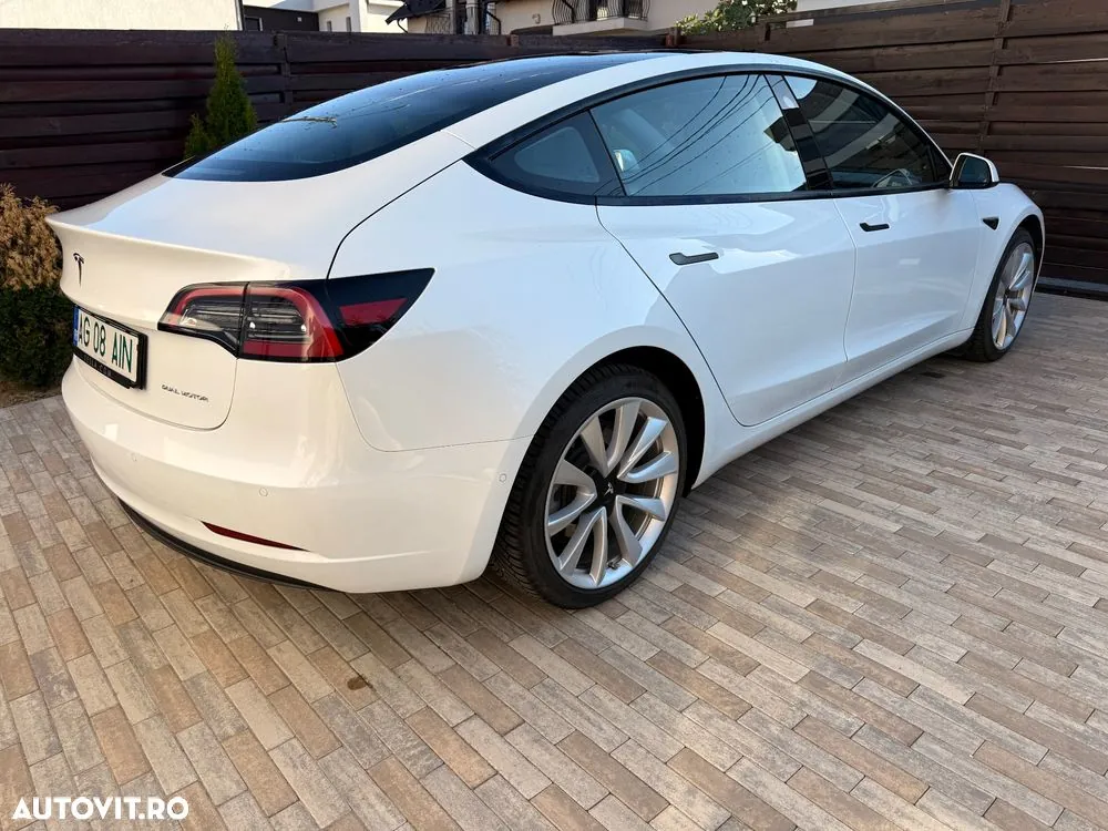 Tesla Model 3 2022 photo 3