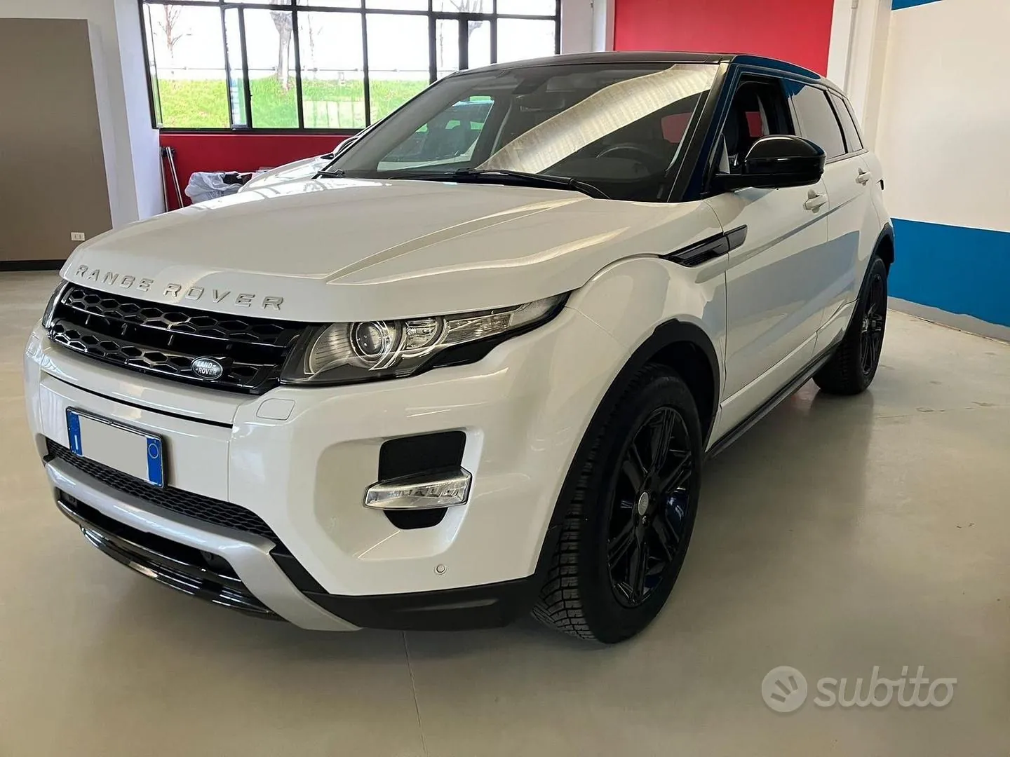 Land Rover Range Rover Evoque 2015 photo 2
