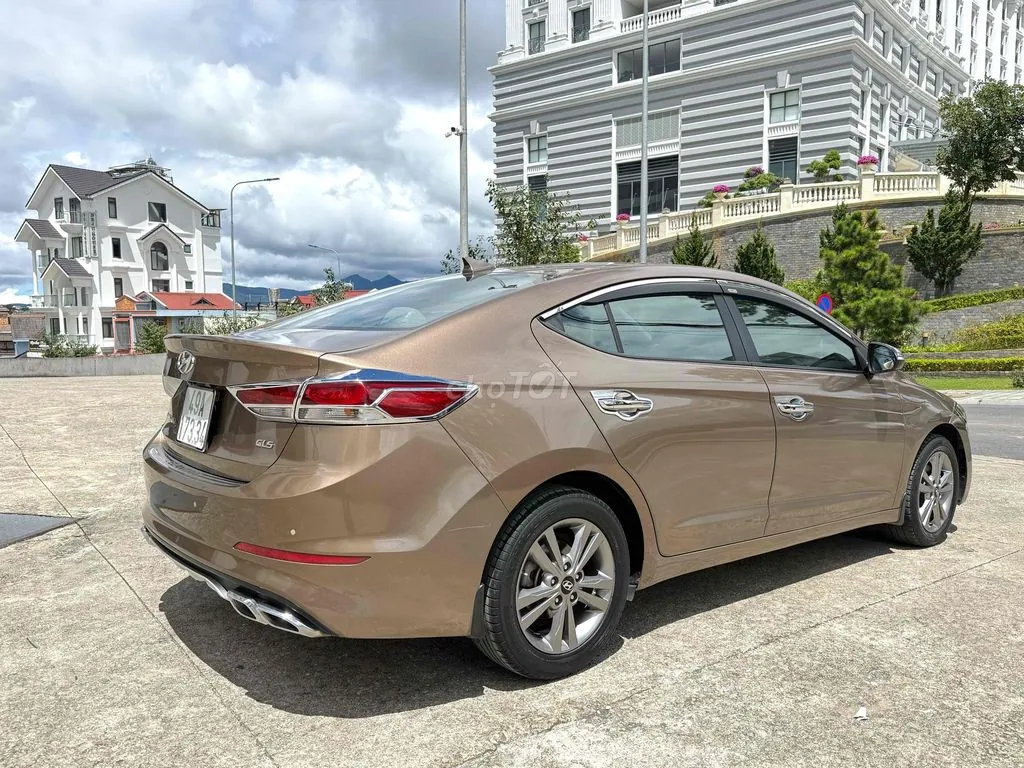 Hyundai Elantra 2017 photo 3