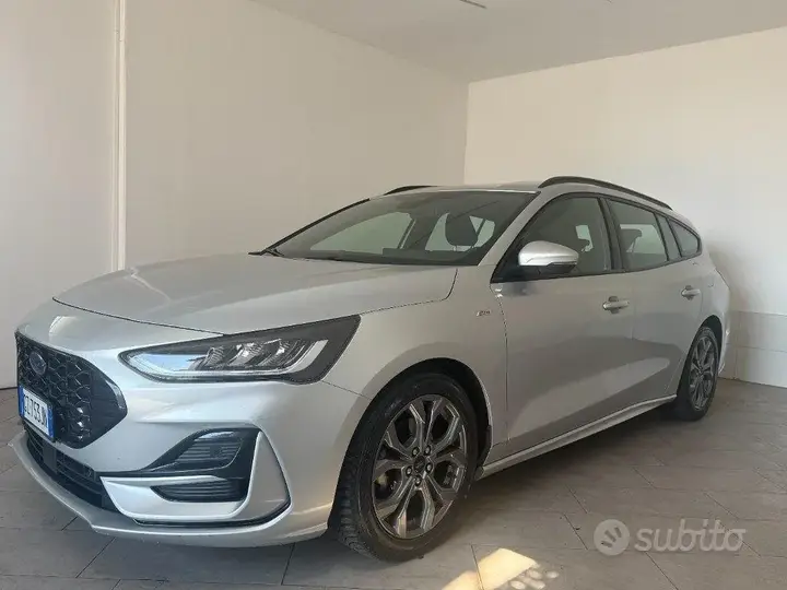 Ford Focus 2023 photo 3