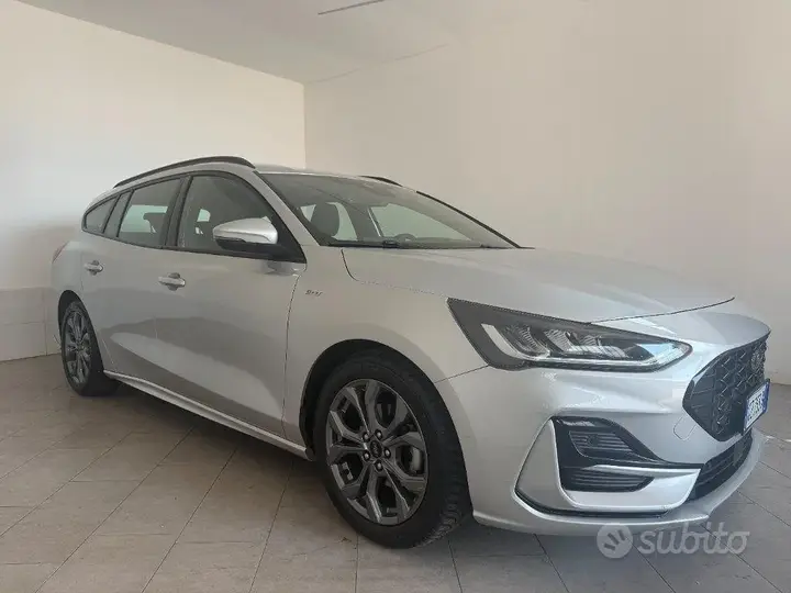 Ford Focus 2023 photo 2