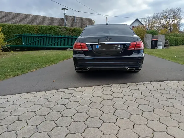 Mercedes-Benz E-Class 2014 photo 2