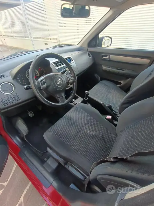 Suzuki Swift 2006 photo 4