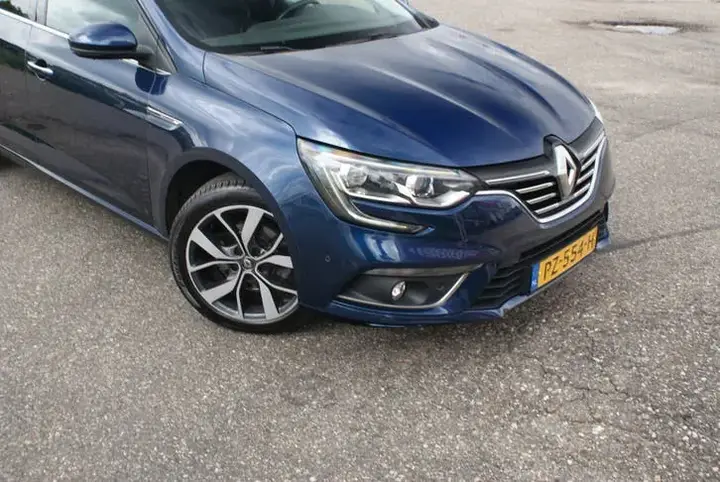 Renault Mégane 2017 photo 2