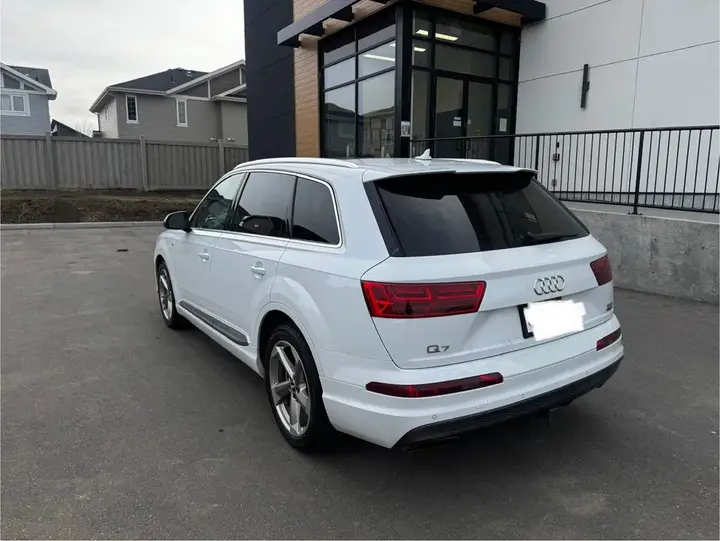 Audi Q7 2018 photo 2