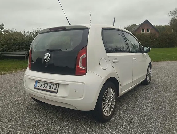 Volkswagen Up 2013 photo 3