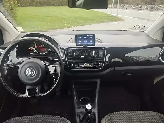 Volkswagen Up 2013 photo 5