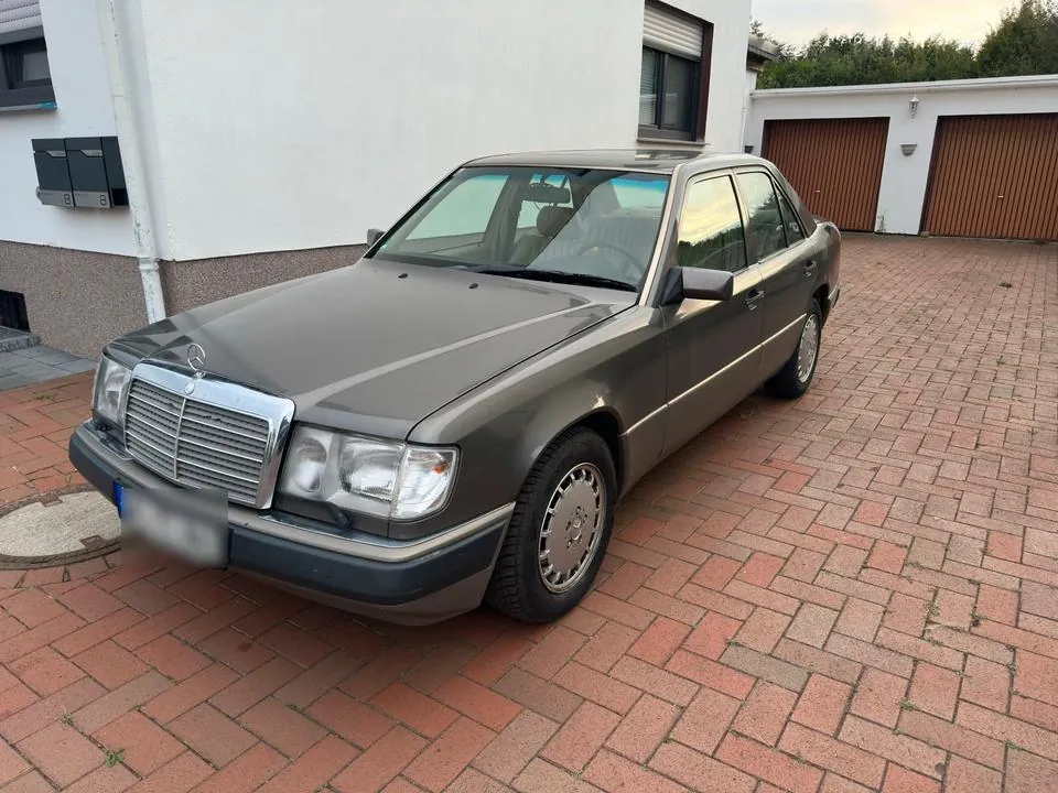 Mercedes-Benz W124